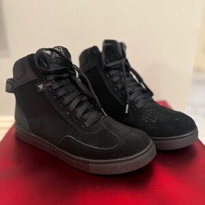 Black Women’s Motorcycle sneakers